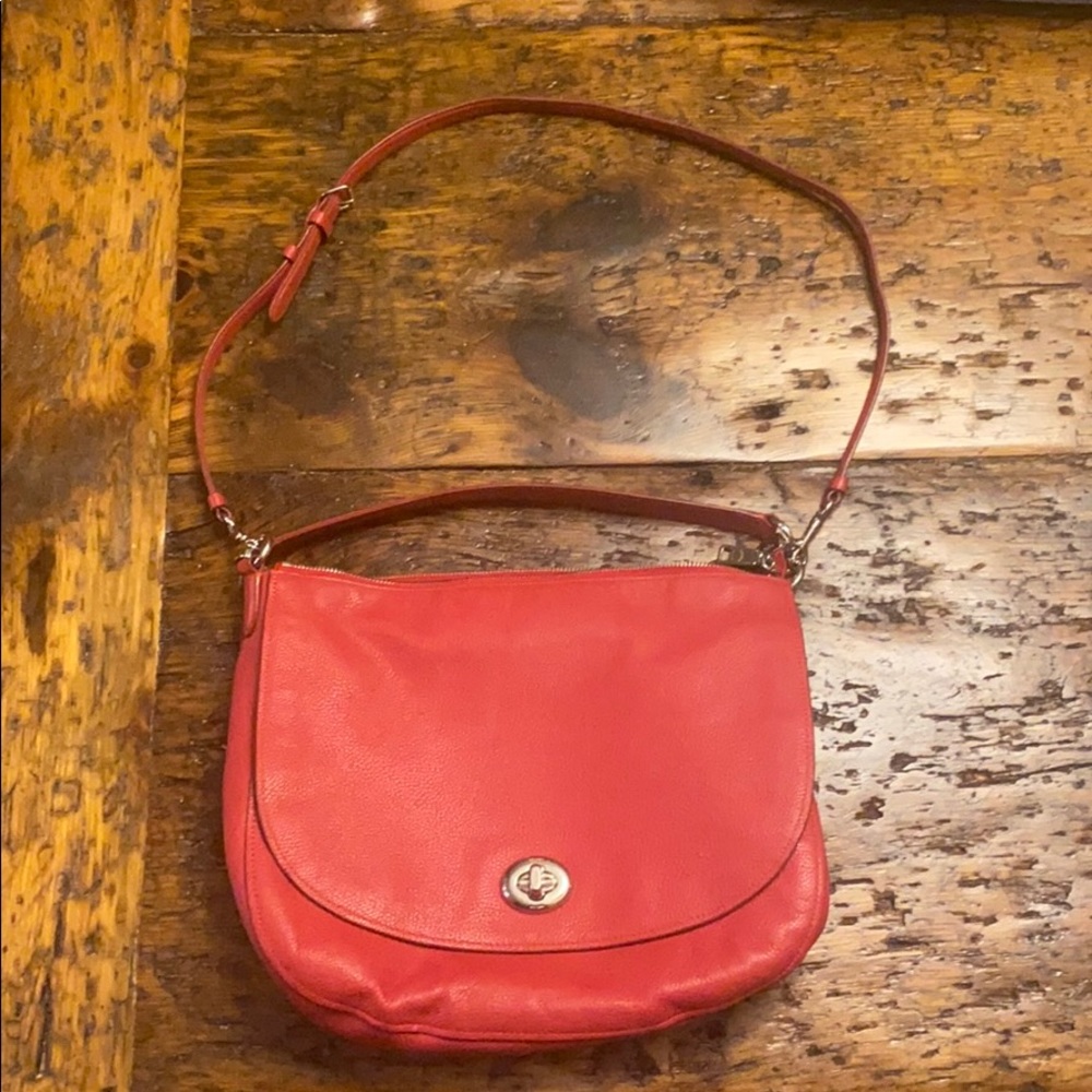 👜👜Red Coach Purse